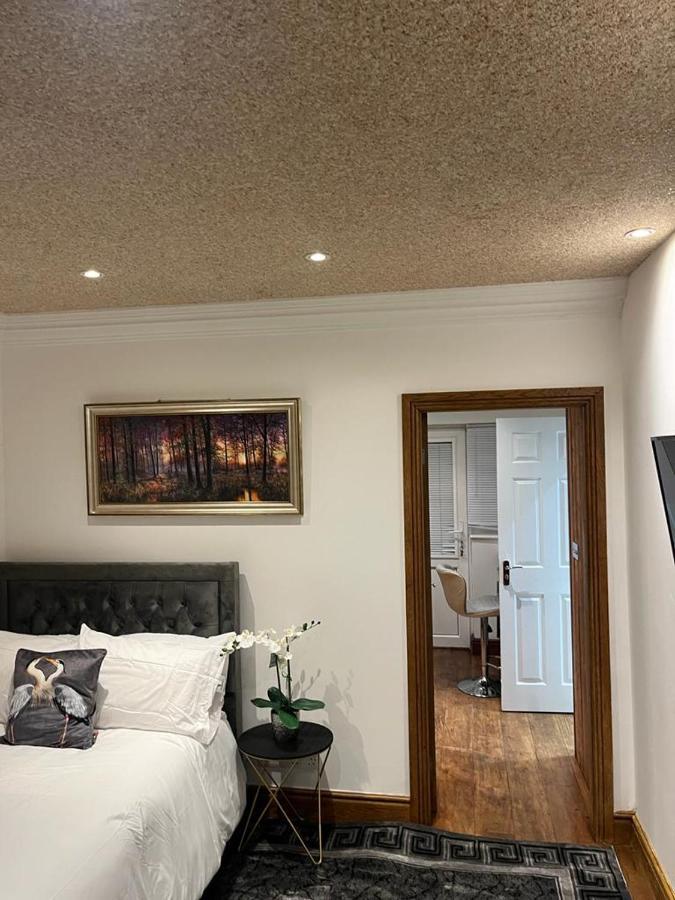 Tj Homes - Luxury Studio Suite With Garden View - Next To Tube Station London Ruislip Zewnętrze zdjęcie